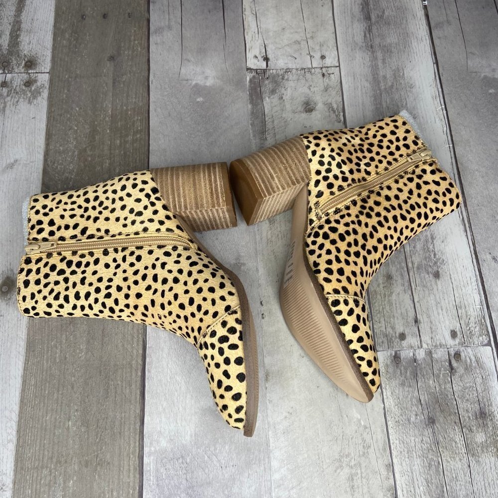 DV by Dolce Vita Tierney Cheetah Booties Size 6.5 - Picture 3 of 8